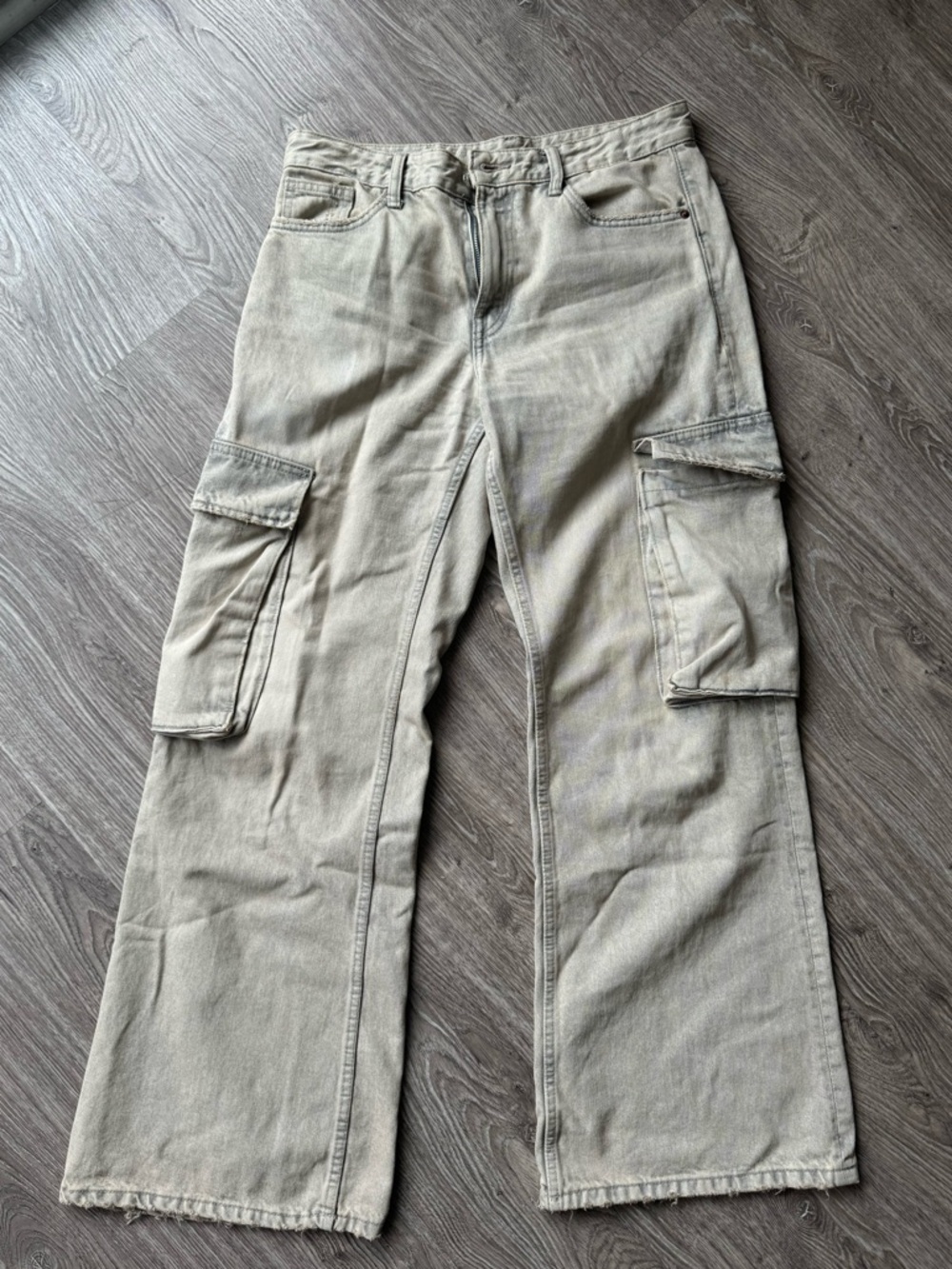 Zara Baggy Wide Leg Cargo Pants in Ecru